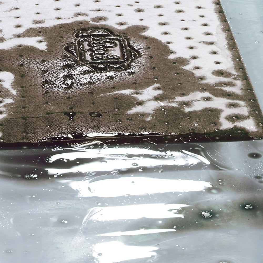 New Pig Oil Mat - Oil-Only Absorbent Mat Pads - 50 per Bag - 15" x 20" - MAT415