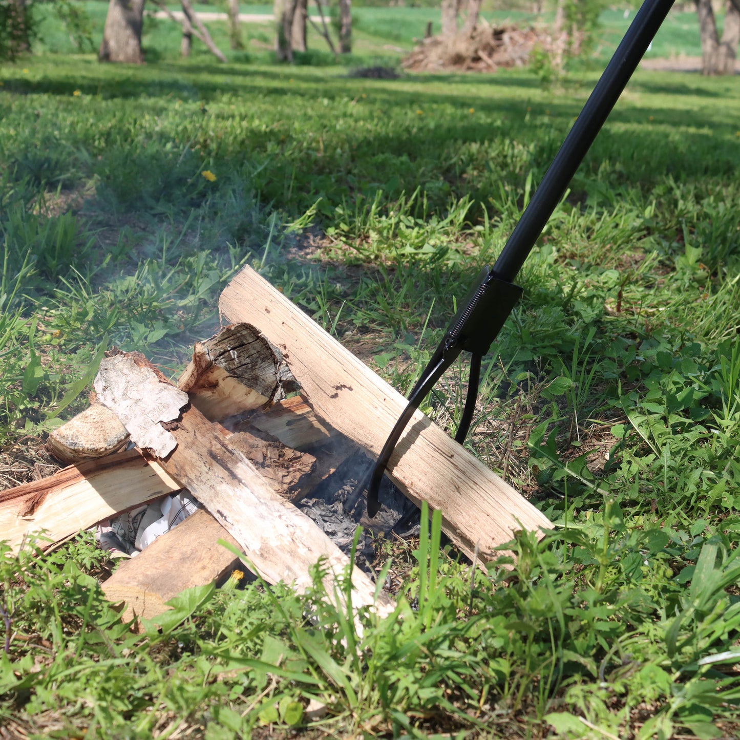 36� Inch 3 Prong Spring Handle Campfire Wood Log Grabber Fire Tongs